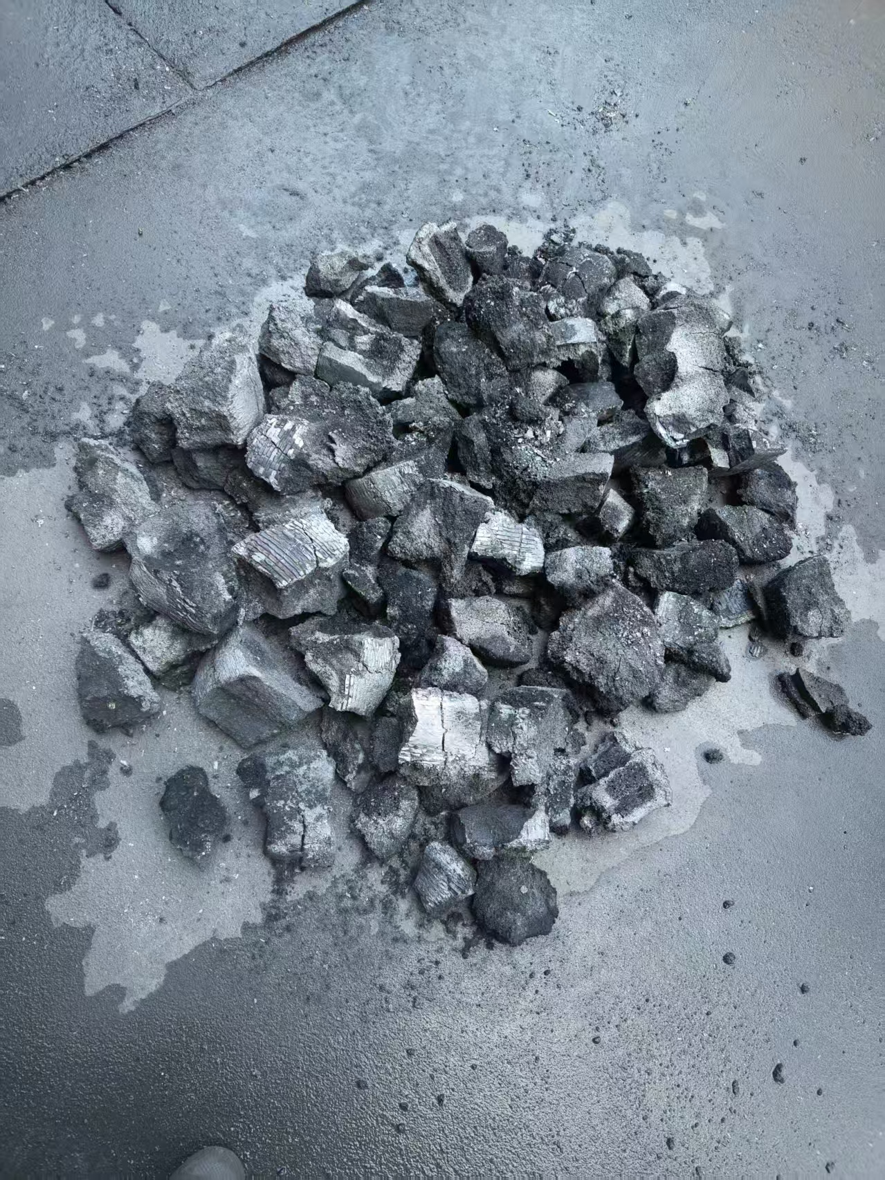 С��¯�����Ľ�̿��Ʒ ������Դ��˾Ī����.jpg